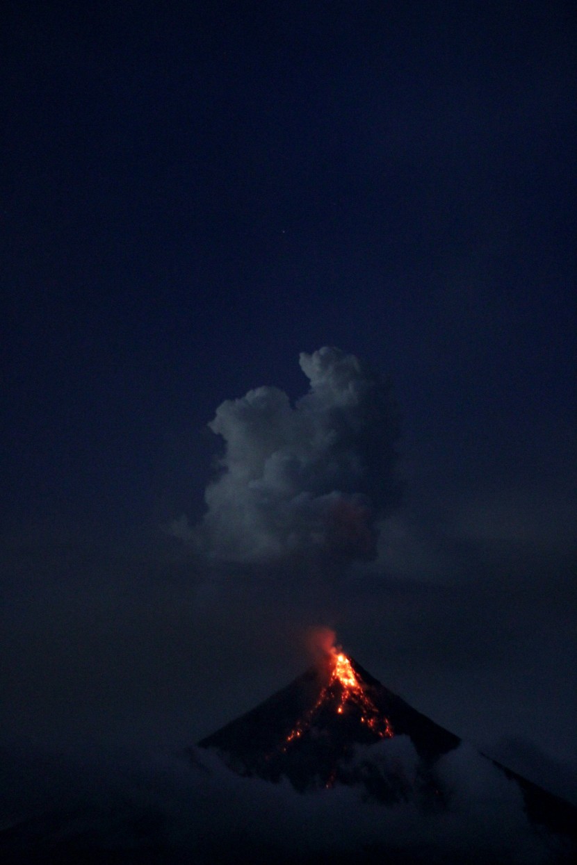 壯觀的火山噴發圖片