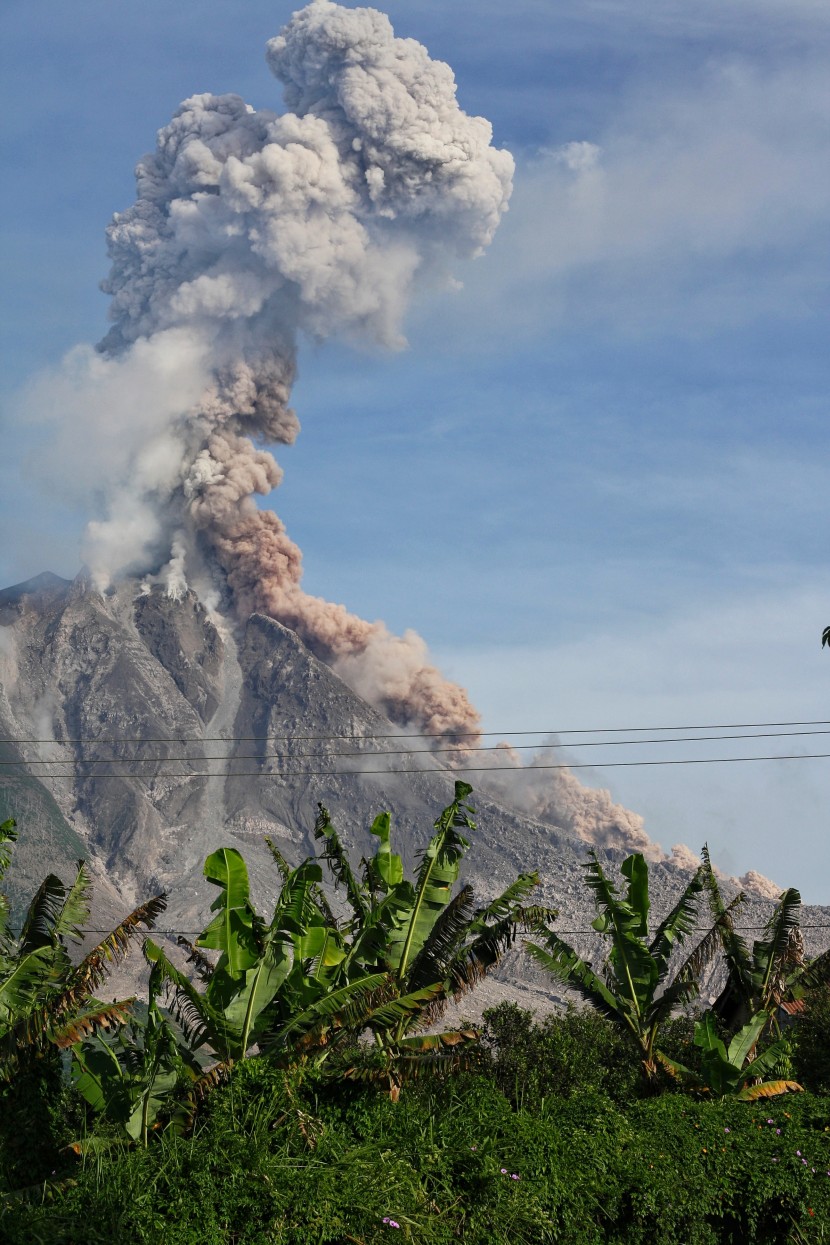 壯觀的火山噴發圖片