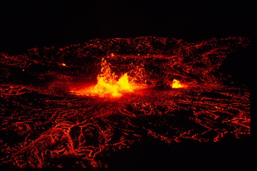 壯觀的火山噴發圖片