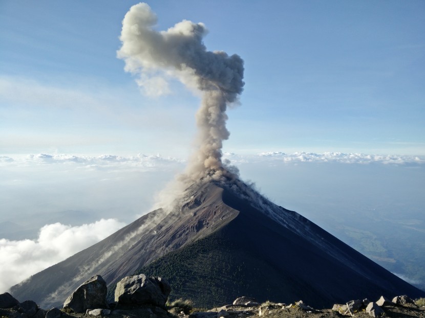 壯觀的火山噴發圖片