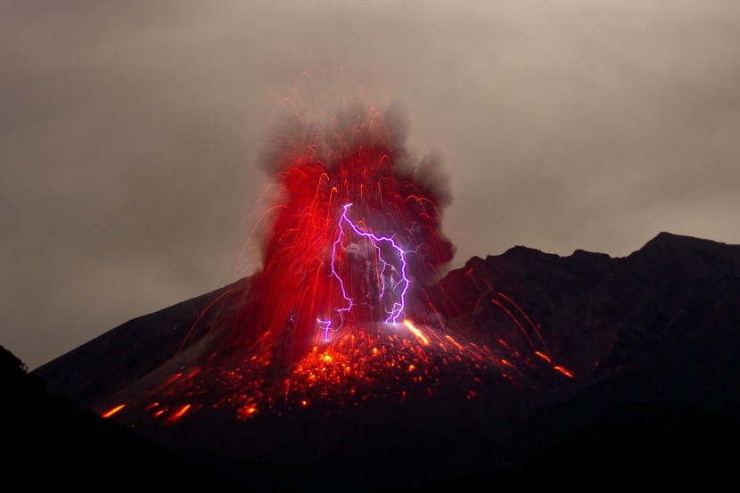 壯觀的火山噴發圖片