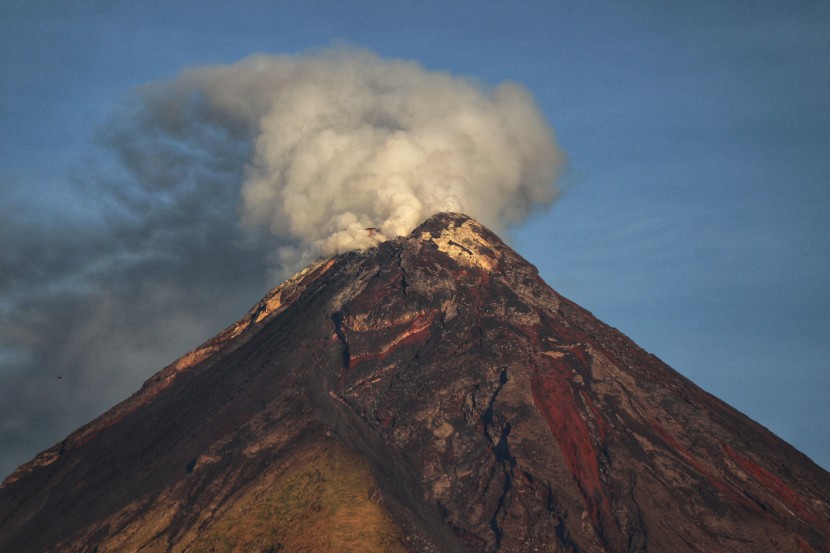 壯觀的火山噴發圖片