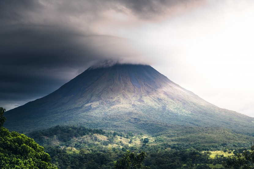 休眠的火山圖片