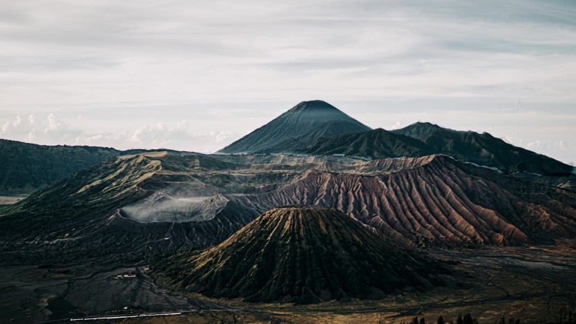 休眠的火山圖片