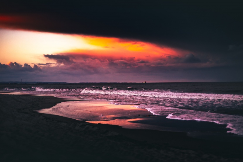 震撼的暴風雨前夕圖片