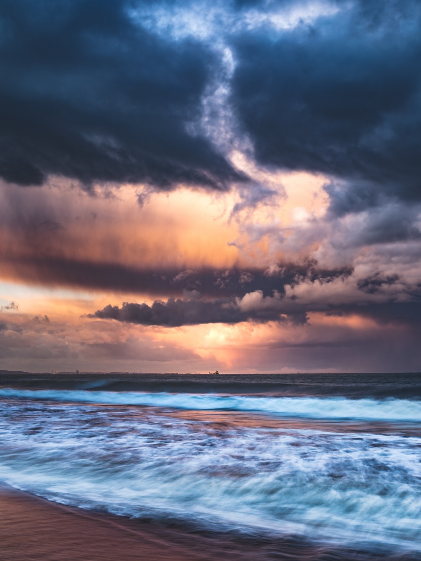 震撼的暴風雨前夕圖片