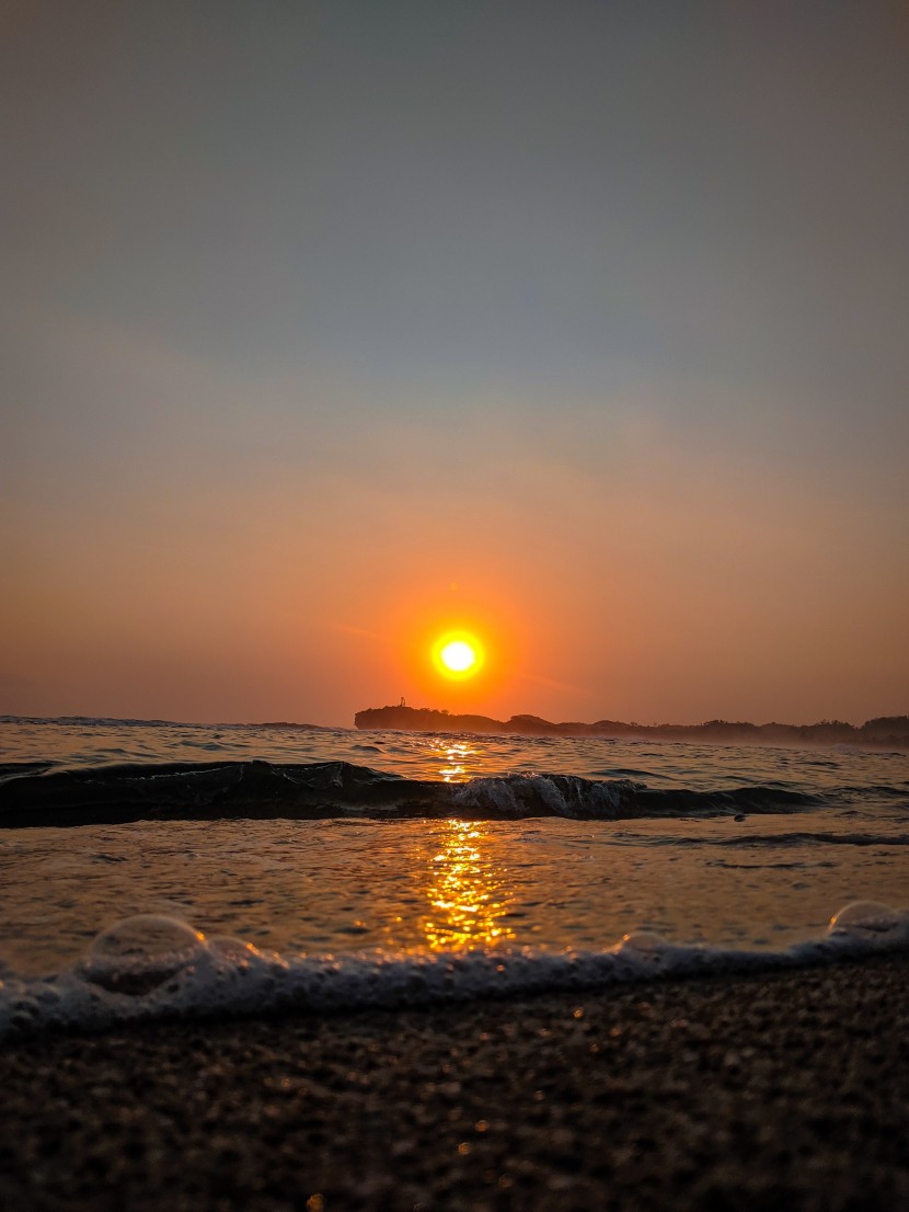 耀眼的太陽風景圖片