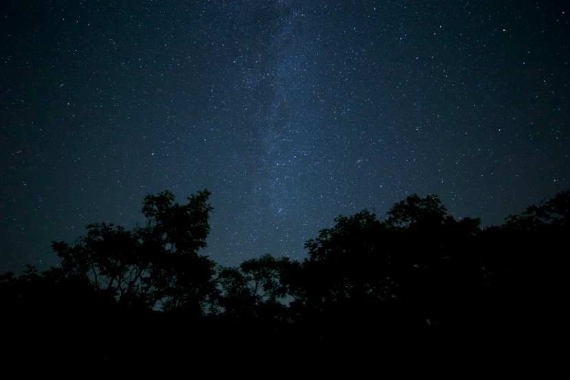 廣闊無垠的星空圖片