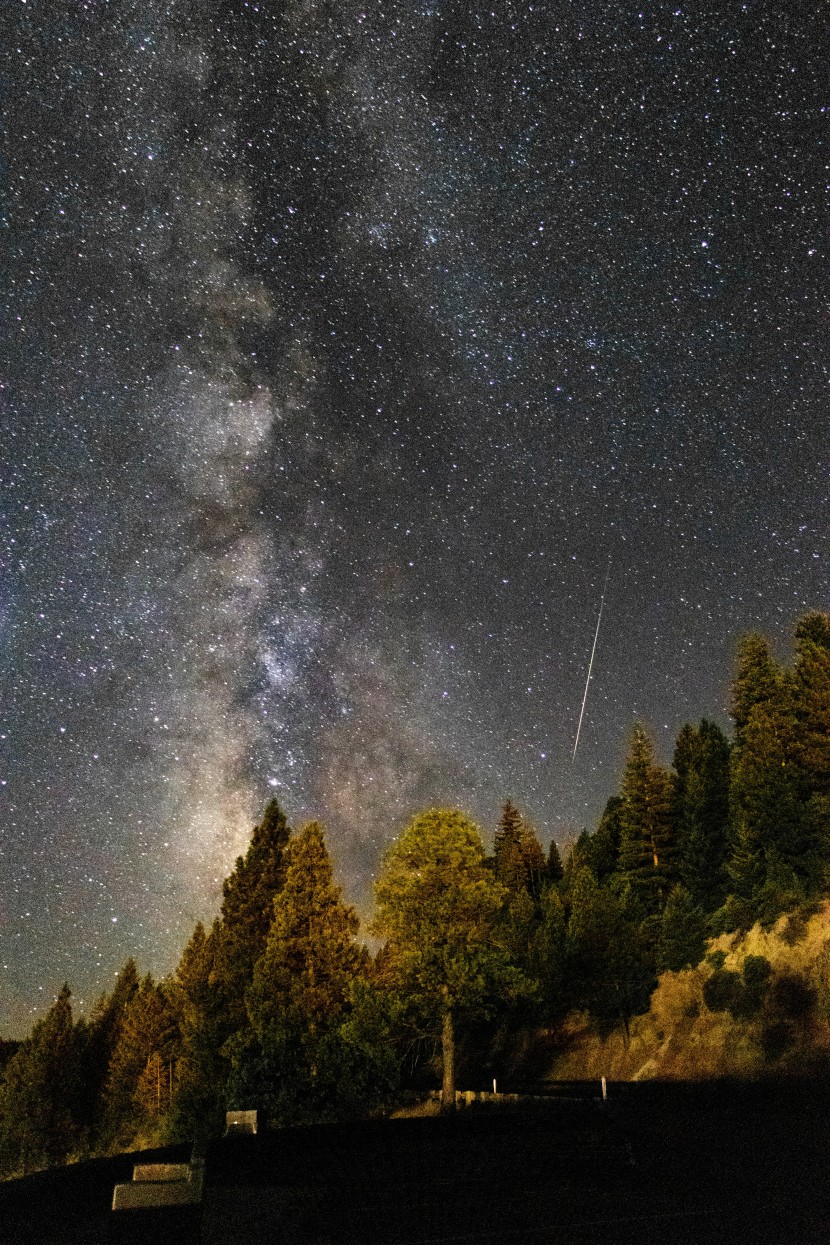 廣闊無垠的星空圖片