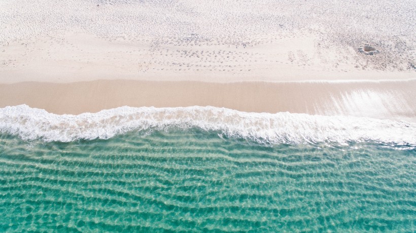 波濤湧洶的海浪風景圖片