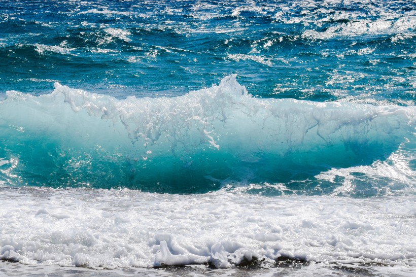 波濤湧洶的海浪風景圖片