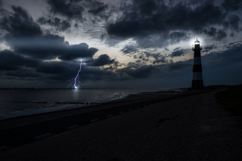 恐怖的雷電風景圖片