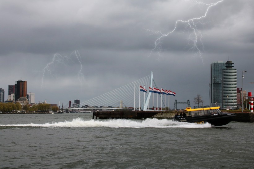 震撼人心的雷霆閃電風景圖片