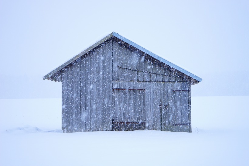 雪中小木屋風景圖片