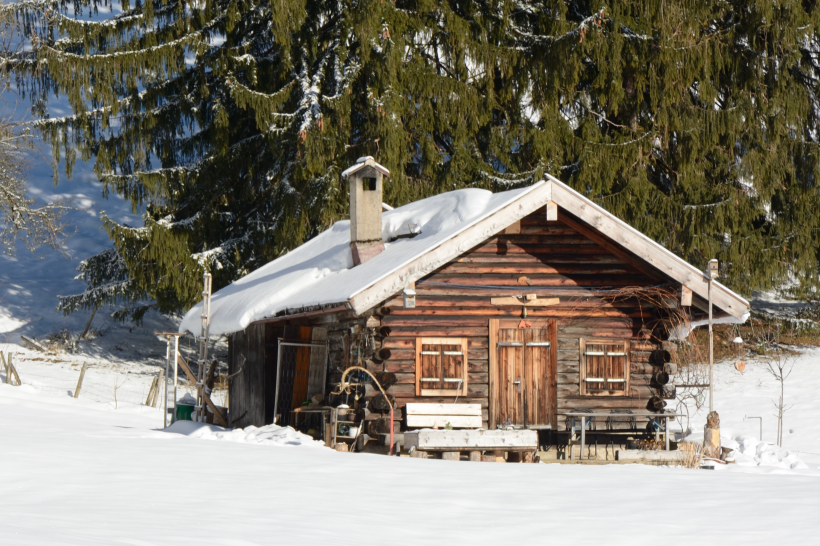 雪中小木屋風景圖片