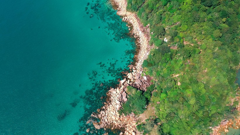 美麗的海岸線風景圖片