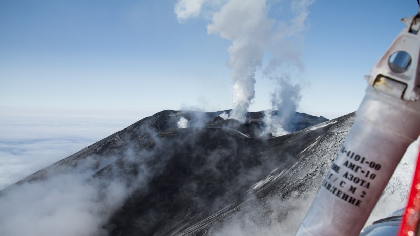 壯觀的火山爆發風景圖片