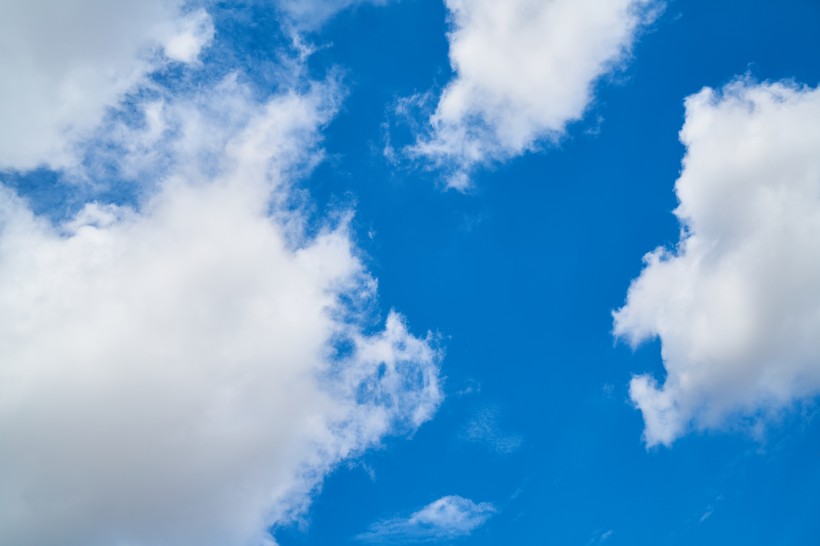 唯美的藍天白雲風景圖片