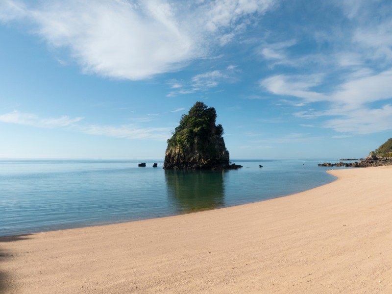 風景優美的藍天碧海圖片