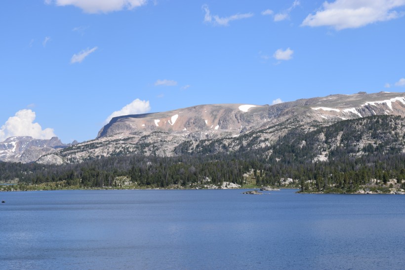 秀美的山川湖泊風景圖片