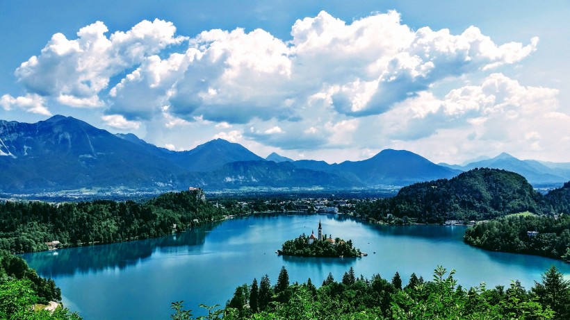 秀美的山川湖泊風景圖片