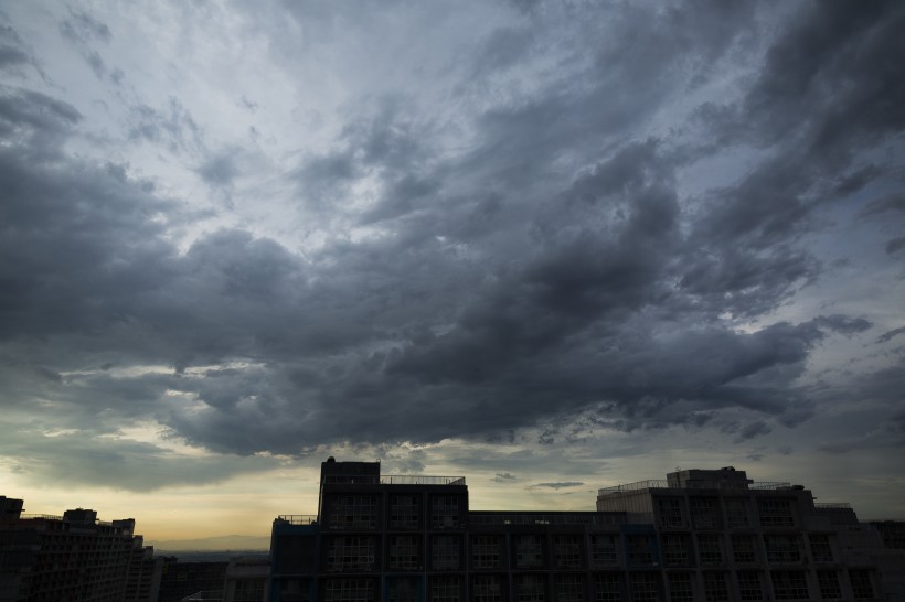 陰天烏雲密布風景圖片