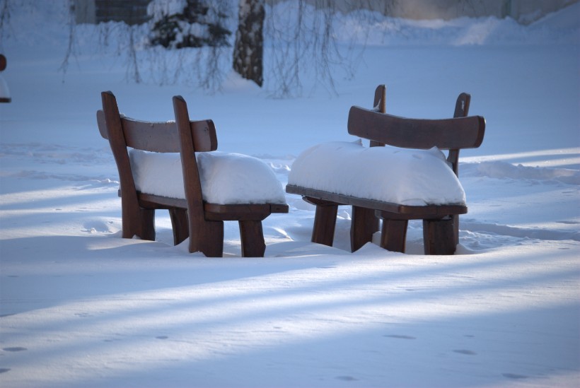 冬季的皚皚白雪風景圖片