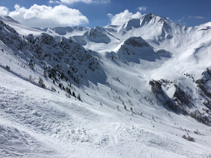 冬季的皚皚白雪風景圖片