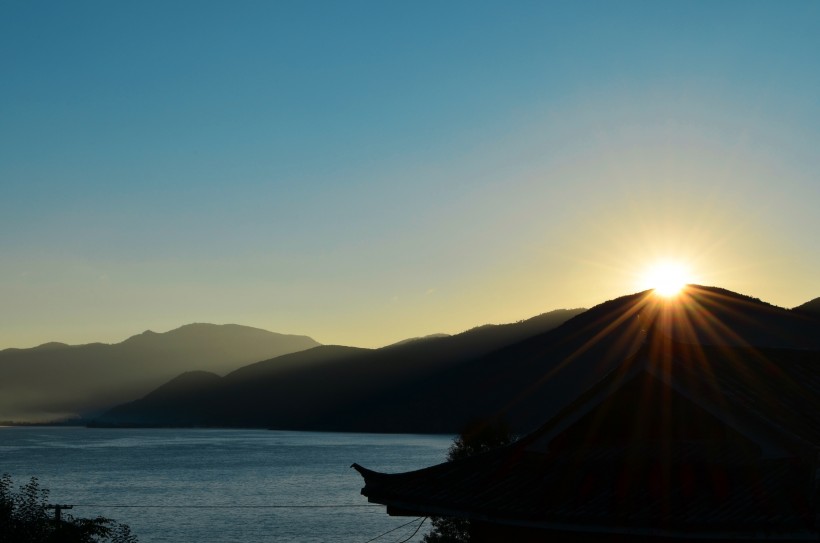 海邊朝霞風景圖片