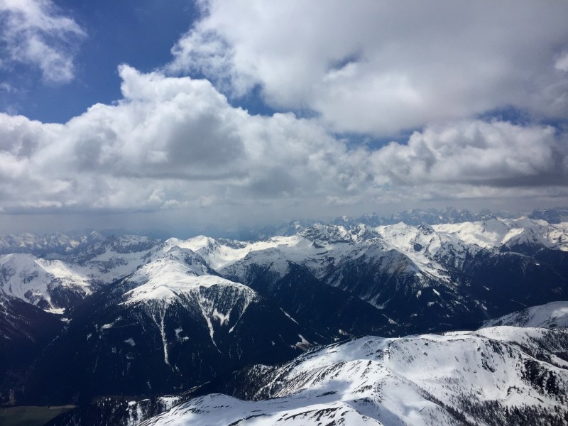 巍峨雄壯的阿爾卑斯雪山圖片