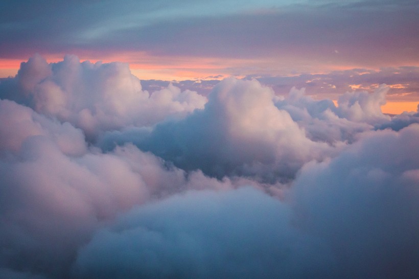 空中的白雲圖片