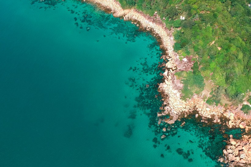 海岸線的鳥瞰圖片