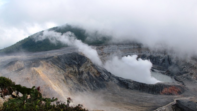 破壞力極強的火山奇特景觀圖片