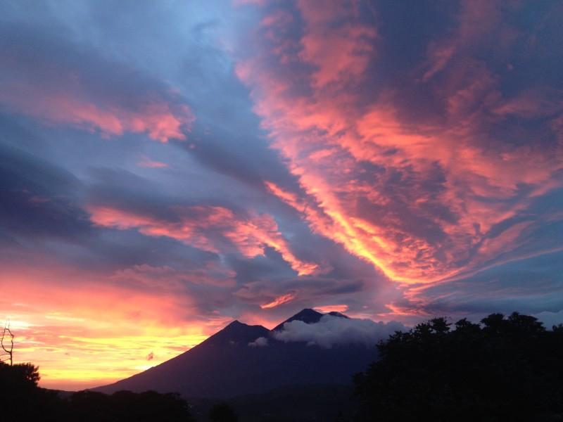 破壞力極強的火山奇特景觀圖片