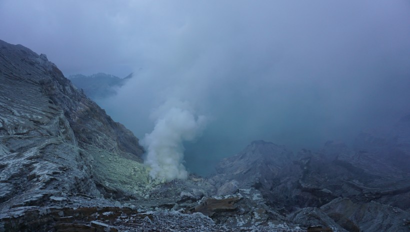 破壞力極強的火山奇特景觀圖片