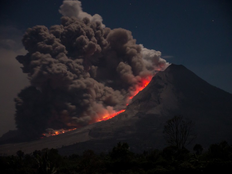 火山爆發的場面圖片