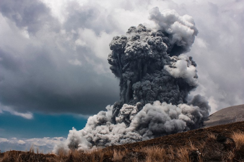 火山爆發的場面圖片