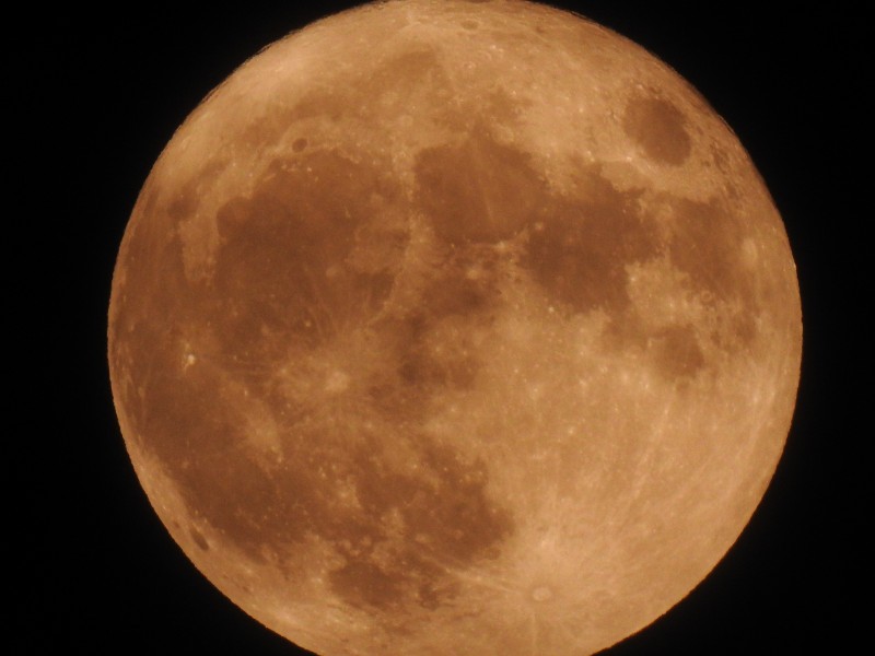 圓圓的月亮圖片