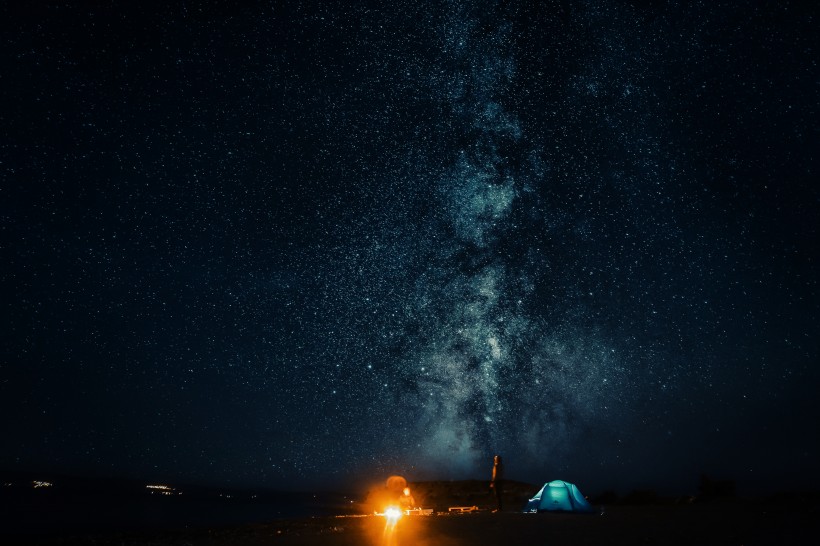 繁星點點的夜空圖片