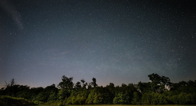 繁星點點的夜空圖片