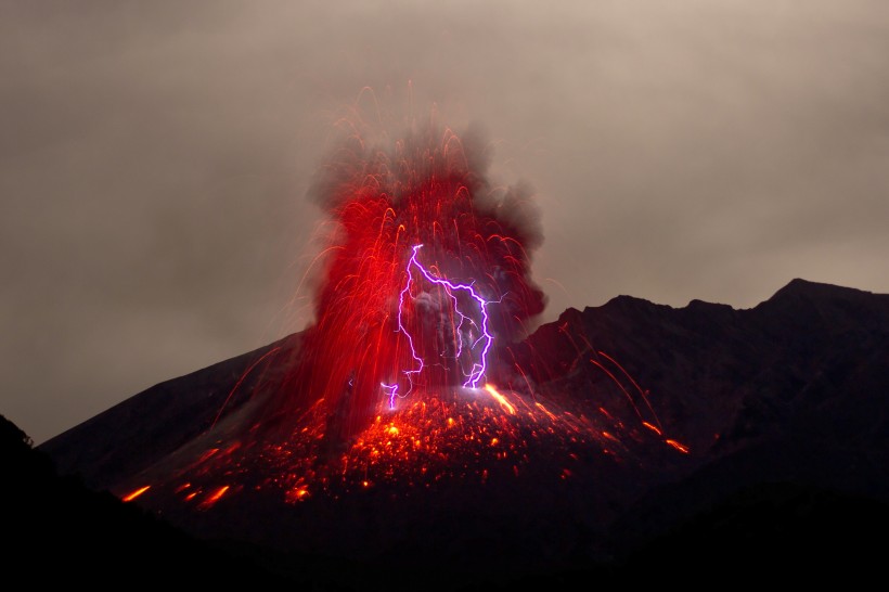 火山爆發圖片