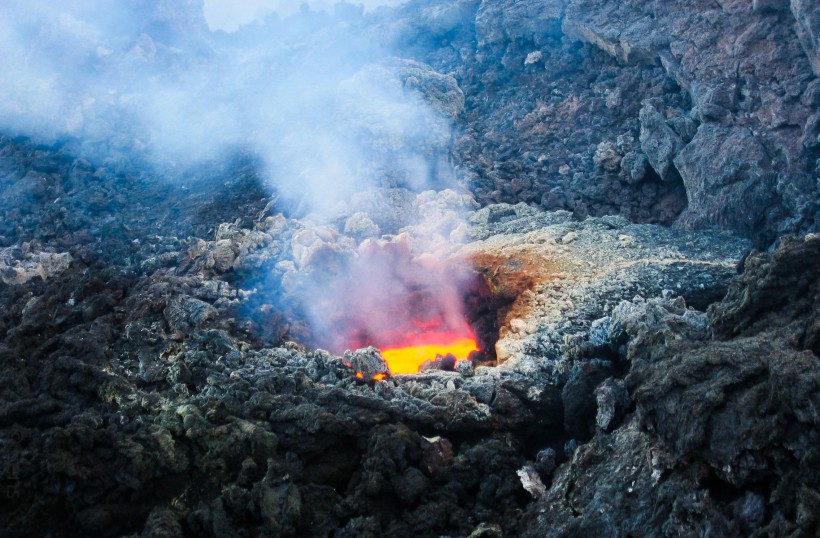 震撼的火山噴發圖片