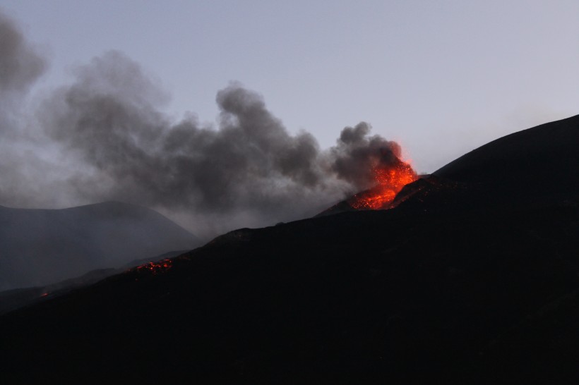 震撼的火山噴發圖片