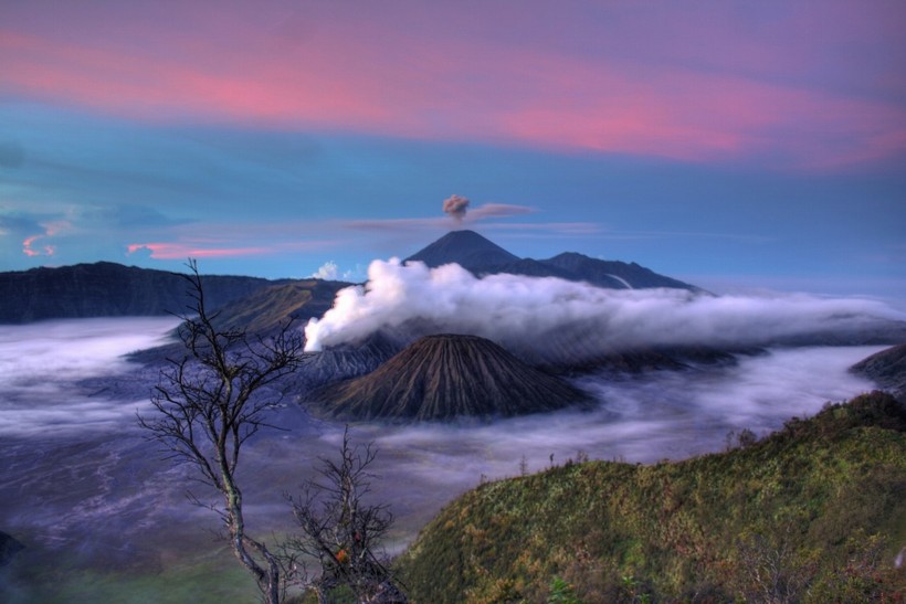 震撼的火山噴發圖片