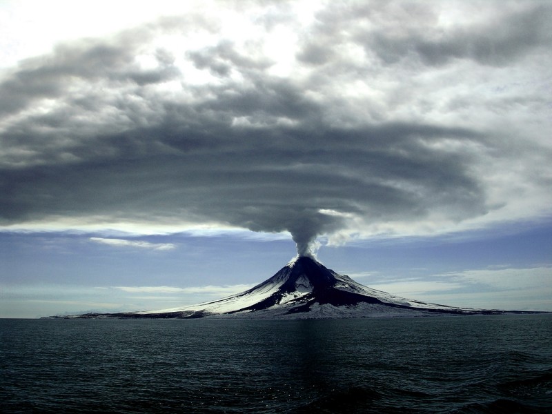 震撼的火山噴發圖片