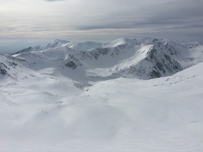 美麗的山區雪景圖片