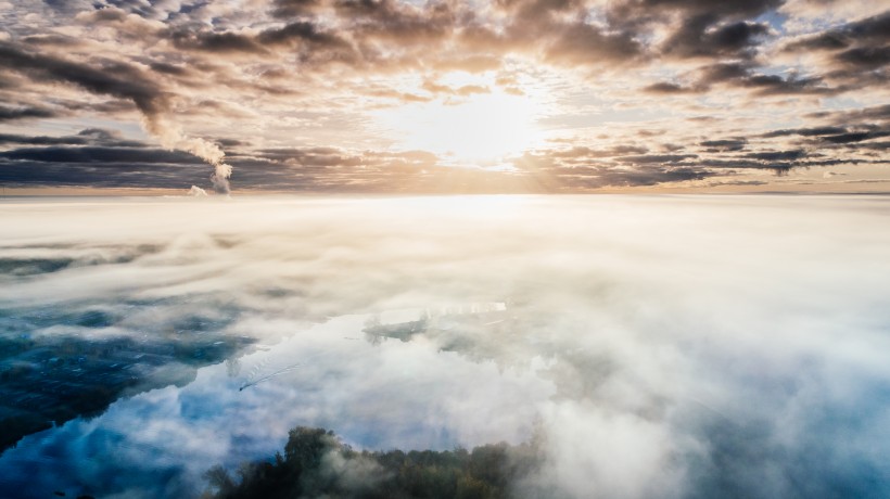 天空中的白雲圖片