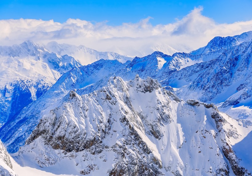 秀麗的雪山圖片