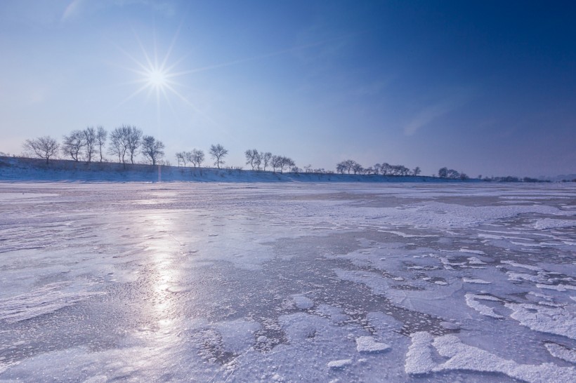 冰天雪地的自然風景圖片