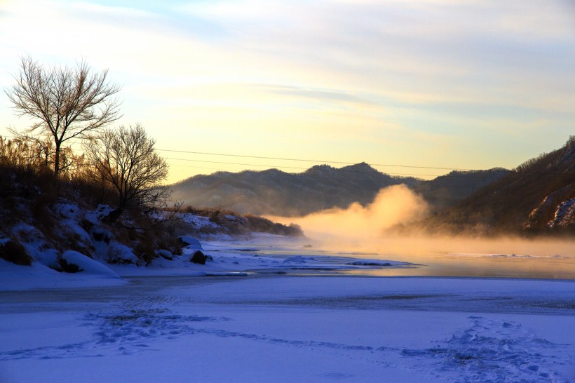 高山冬季冰雪風景圖片